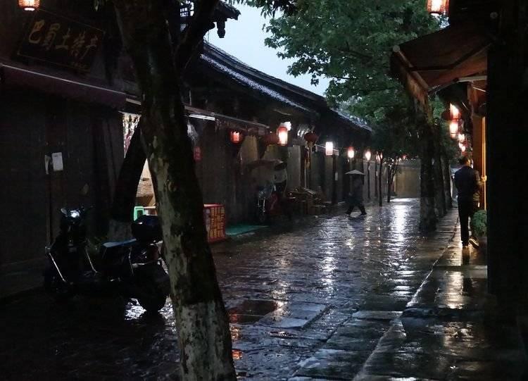 学生和老师打架谁犯法游戏画面